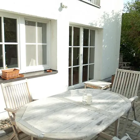 Froschkonig Mit 2 Schlafzimmer Apartment