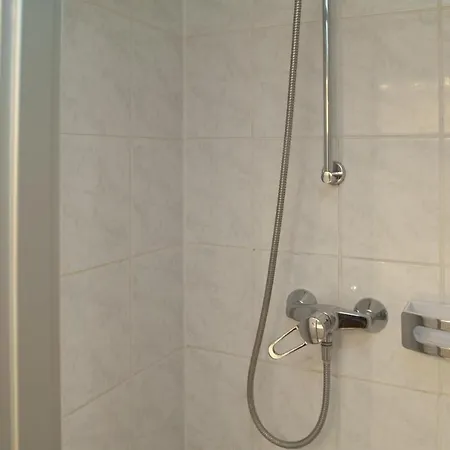Froschkonig Mit 2 Schlafzimmer