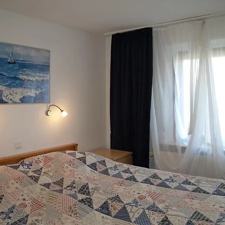 Froschkonig Mit 2 Schlafzimmer *