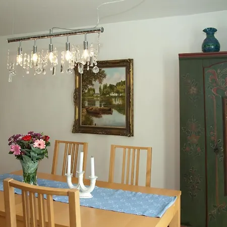 Froschkonig Mit 2 Schlafzimmer *