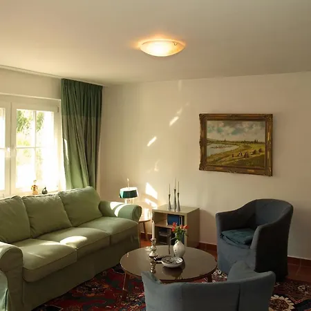 Apartment Froschkonig Mit 2 Schlafzimmer Lobbe