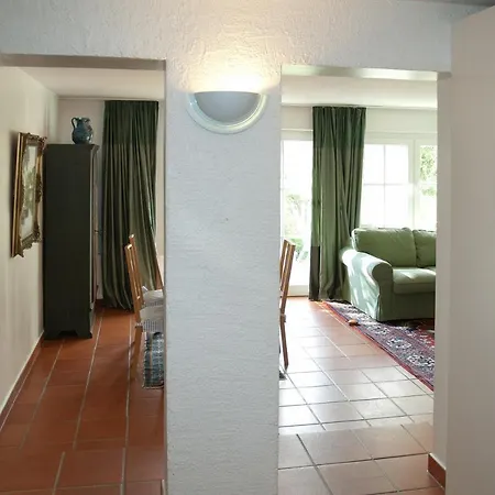 Apartment Froschkonig Mit 2 Schlafzimmer Lobbe