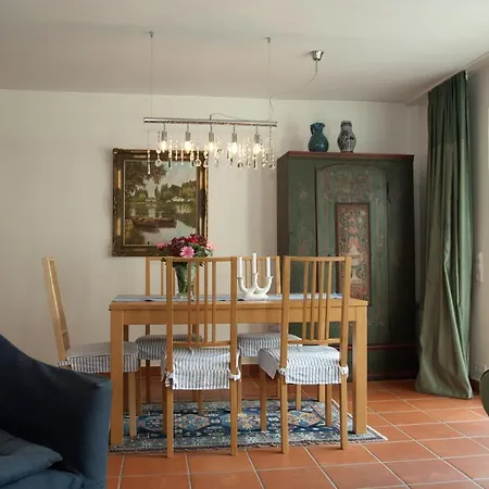Froschkonig Mit 2 Schlafzimmer Apartment *